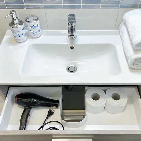Free Parking - Right In The Heart Of The - Semplice Appartement Villasimius