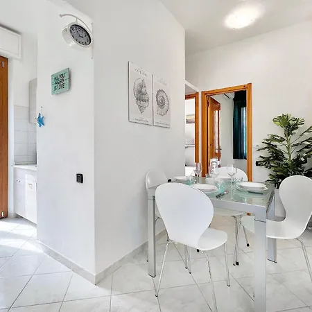 Free Parking - Right In The Heart Of The - Semplice Apartamento *